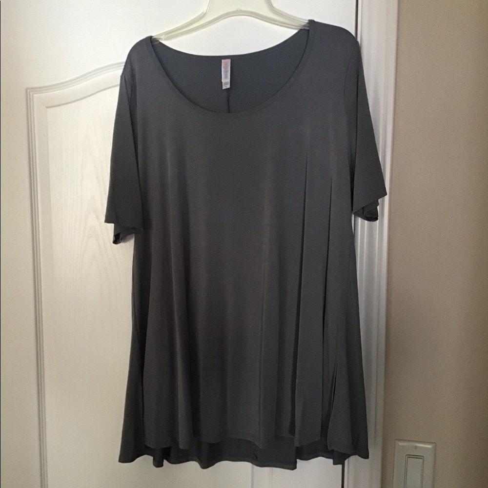 LuLaRoe Perfect tee